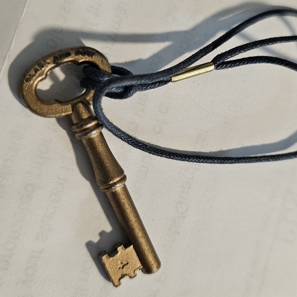 BLADE and BOW BOURBON KEY #4 Stitzel Weller & 4 Collector 5 Keys Club Kentucky‎ - Picture 2 of 6